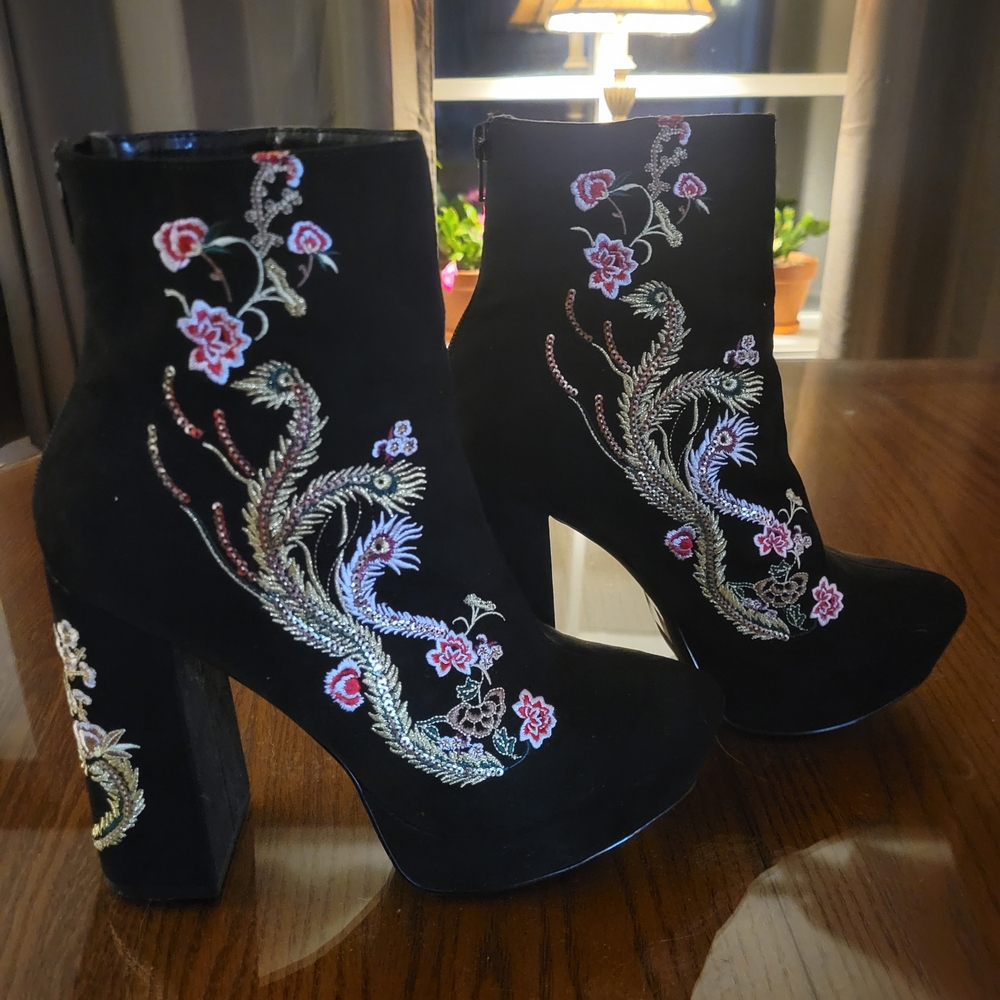 River Island Black Floral Embroidered Heeled Boots